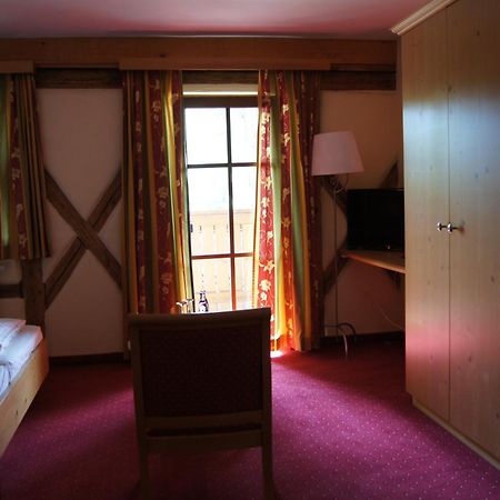 Gasthof Schoenau Heilsbronn Rum bild