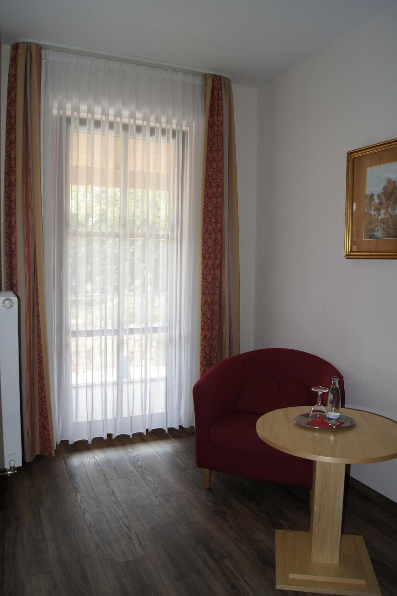 Gasthof Schoenau Heilsbronn Rum bild