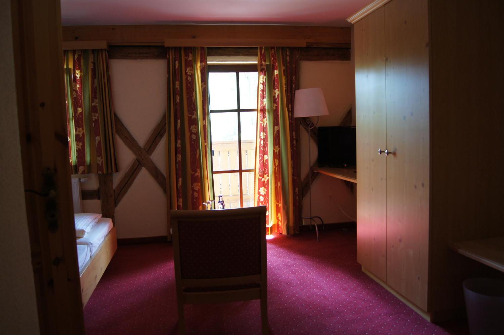 Gasthof Schoenau Heilsbronn Rum bild